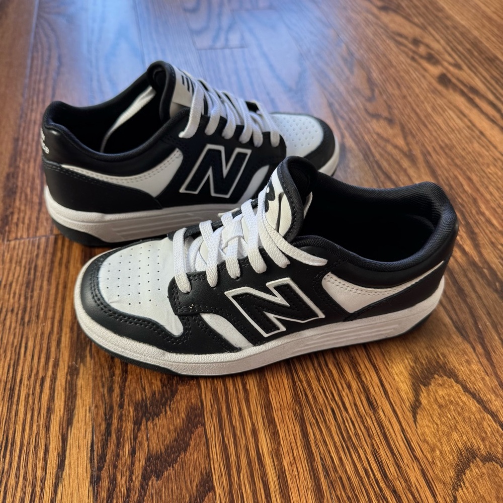 New Balance Kids' 480 V1 Lace-Up Sneaker - Size 1 - Never worn